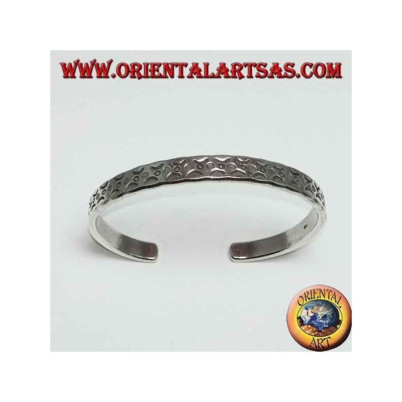 Bracelet rigide en argent, avec des incisions de lunes artificielles