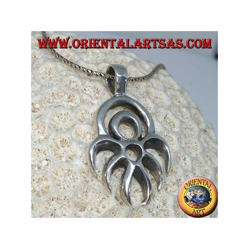 Pendentif en argent maori symbole de la défense