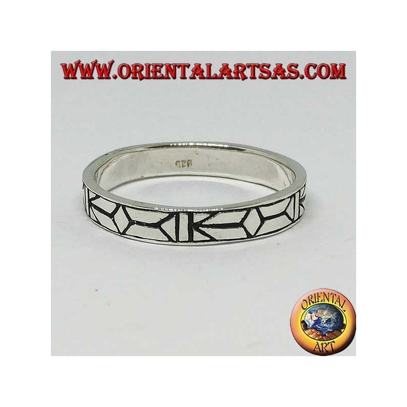 Bague en argent gravée de pinces