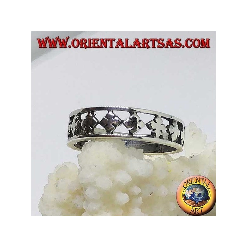 Silver band ring with carved stylized four-leaf clovers