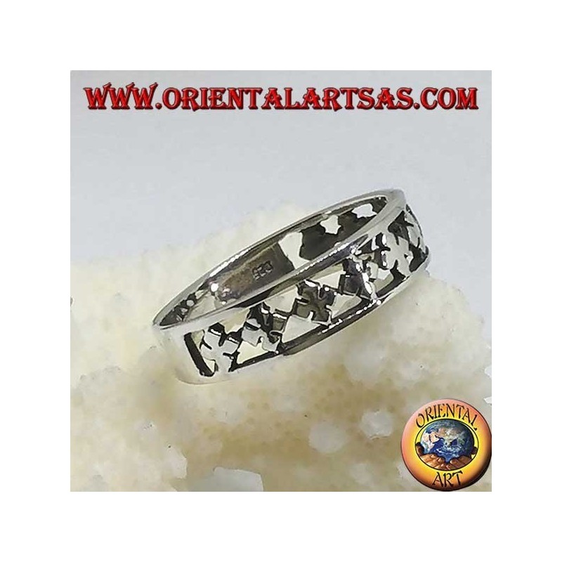 Bague en argent avec trèfles à quatre feuilles stylisées et sculptées