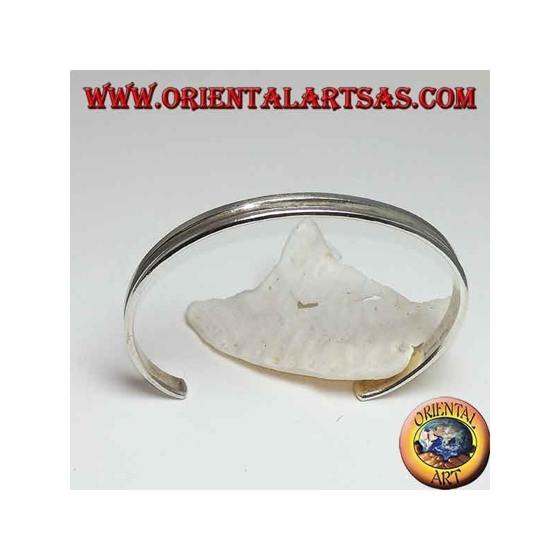 Rigid silver bracelet with a hollowed line in the center