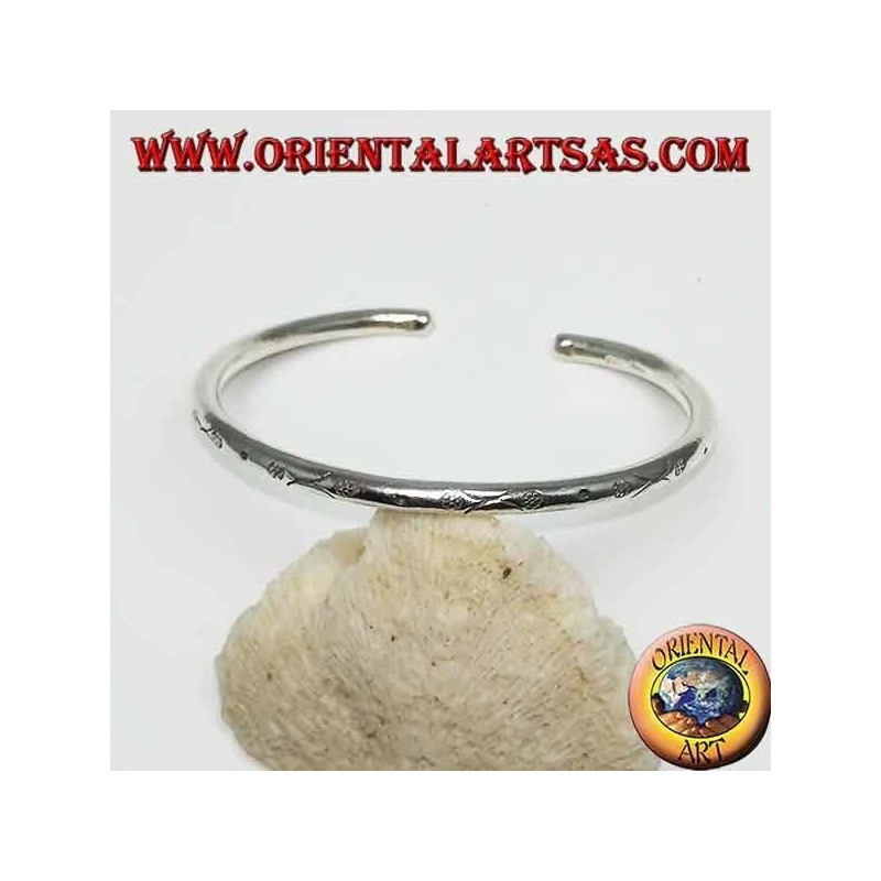 Pulsera en plata rígida, alambre redondo mm. 3.5 grabado a mano