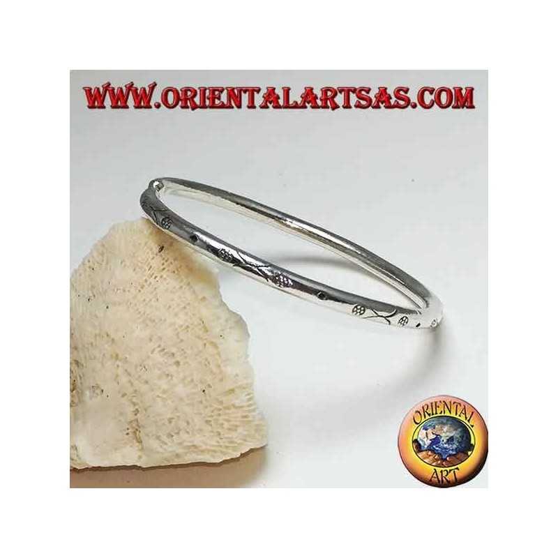 Pulsera en plata rígida, alambre redondo mm. 3.5 grabado a mano