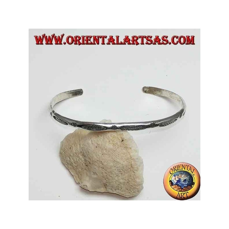 Bracelet rigide en argent, gravé à la main par Karen