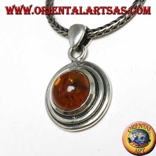 Pendentif en argent avec ambre rond et bord en deux cires