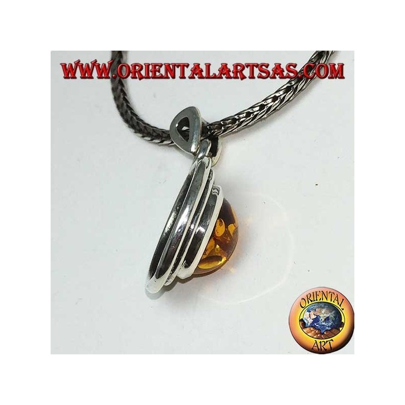 Pendentif en argent avec ambre rond et bord en deux cires