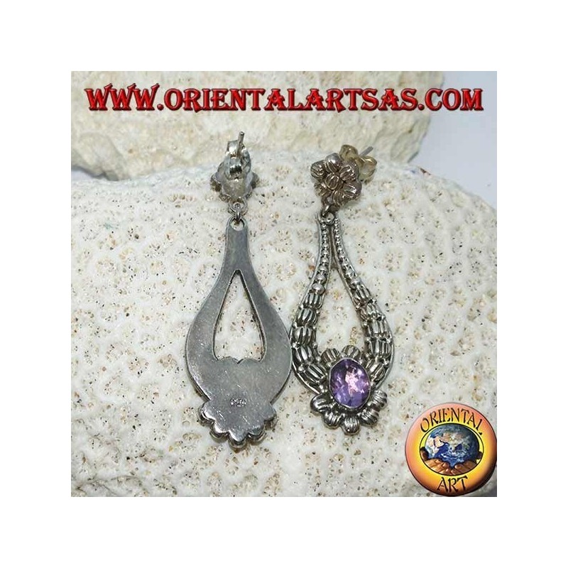 Pendientes colgantes de plata con amatista ovalada hecha a mano.