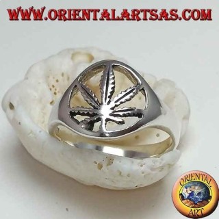 Anello in argento con foglia di canapa (marijuana ) intagliata