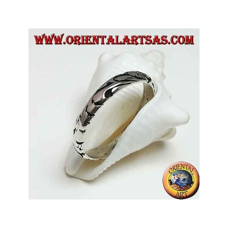 Anello in argento, fedina da mm.4 intagliata