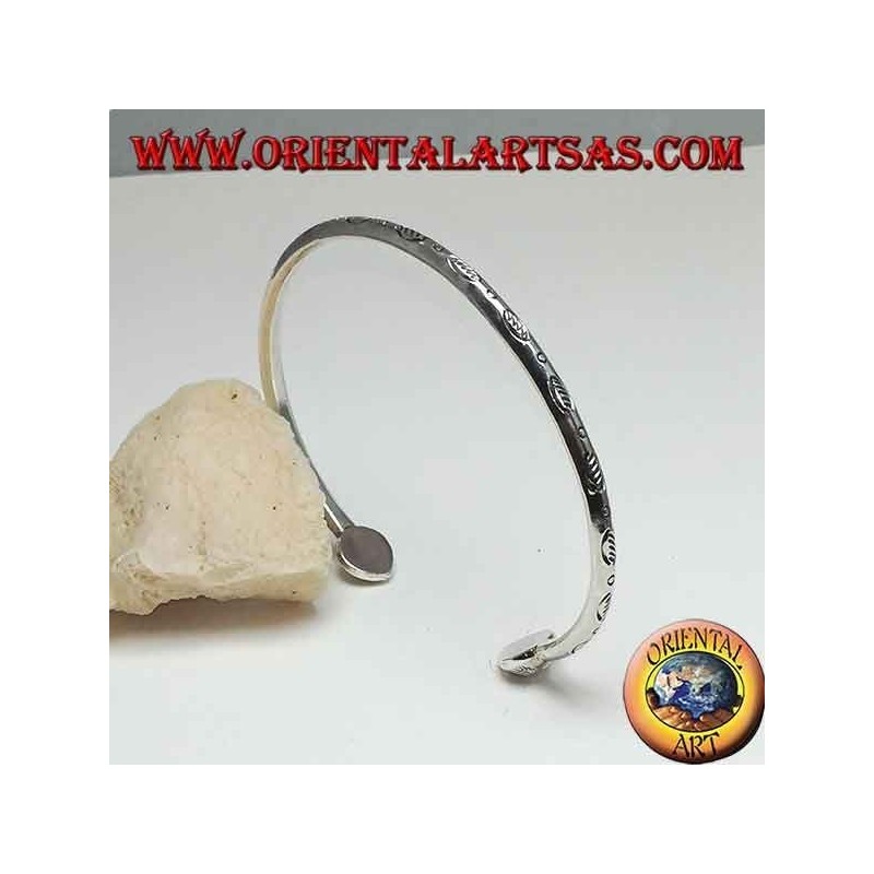 Rigid silver bracelet, carved with hand-made teardrop finals