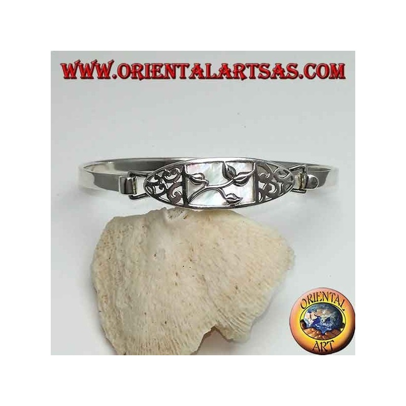 Steifes Silberarmband mit floraler Schnitzerei und rechteckigem Perlmutt darunter