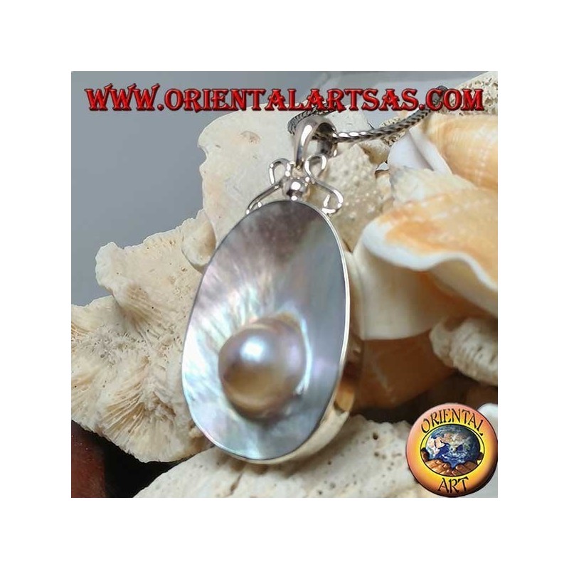 Pendant with Pearl on Mother Shell in Silver 925