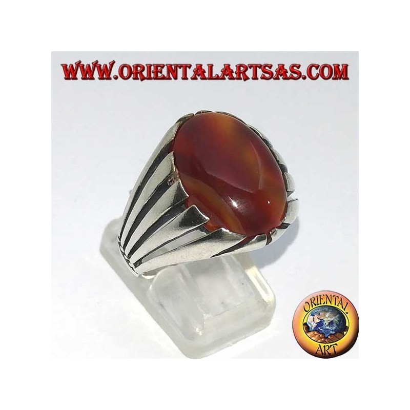 Bague en argent avec cornaline sertie d'un cabochon ovale