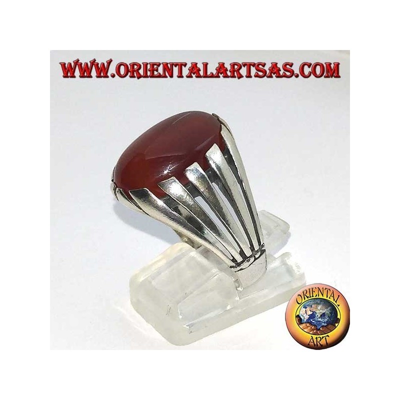 Anello in argento con corniola bandata a cabochon ovale