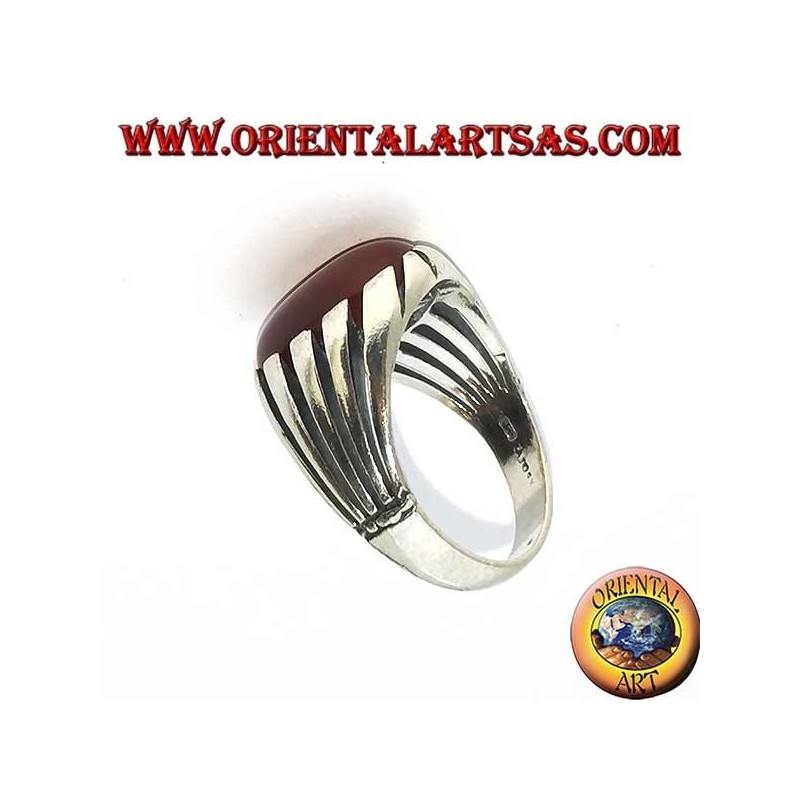 Bague en argent avec cornaline sertie d'un cabochon ovale