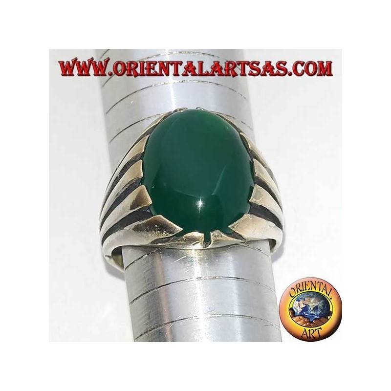 Anello in argento con agata verde a cabochon ovale grande, incastnatura a raggi
