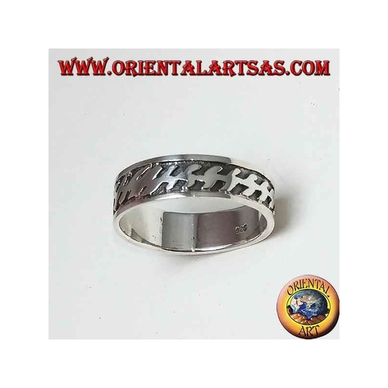 Silver band ring with bas-relief zig zag