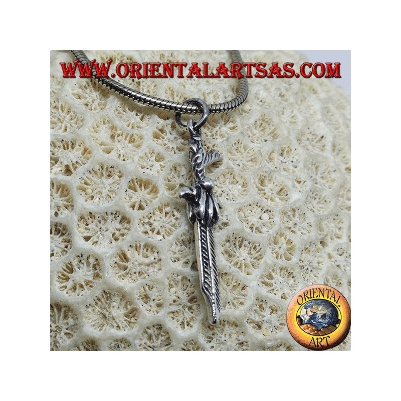 Pendentif celtique en argent avec poignée incurvée