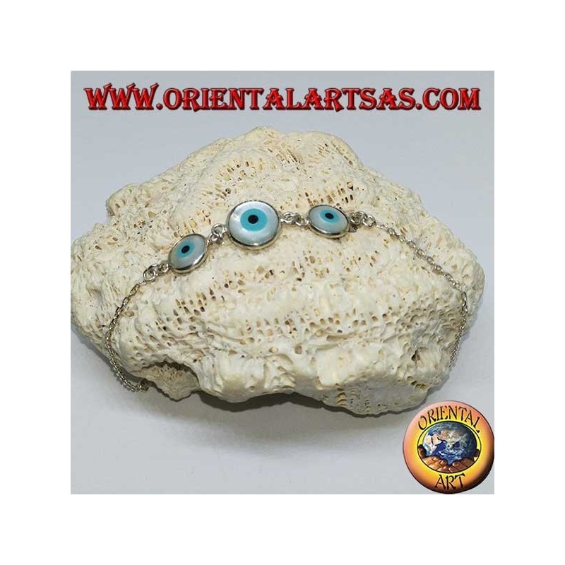 Pulsera de plata suave con tres ojos griegos de dos lados en el centro.