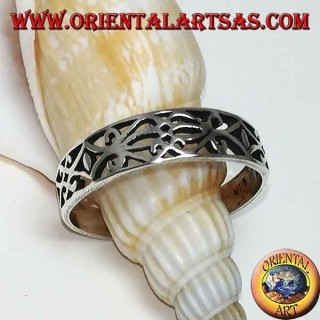 Anello in argento a fedina con trafori floreali