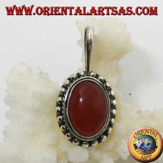 Ciondolo in argento con corniola ovale e bordo  con  pallini