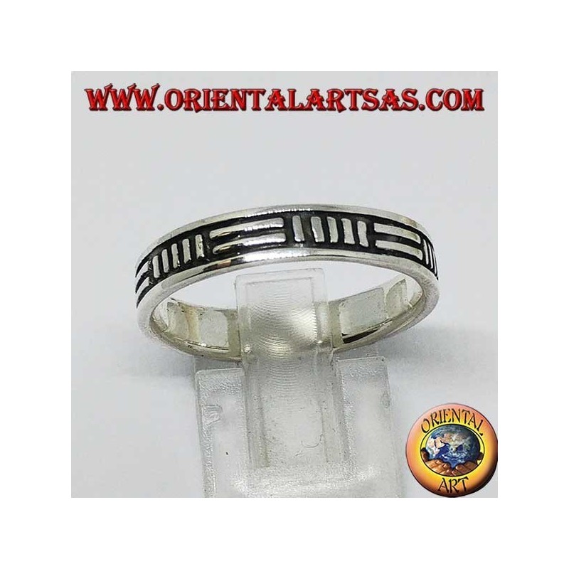 Anillo de plata con 2 líneas horizontales y 5 líneas verticales alternas