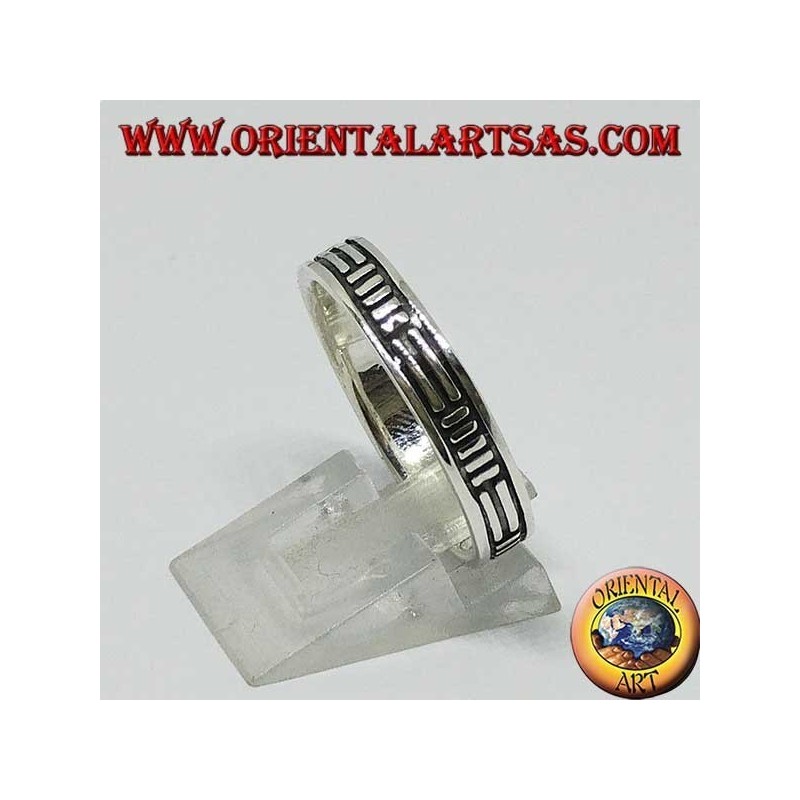 Anello a fedina in argento con 2 righe orizzontali e 5 in verticali alternati