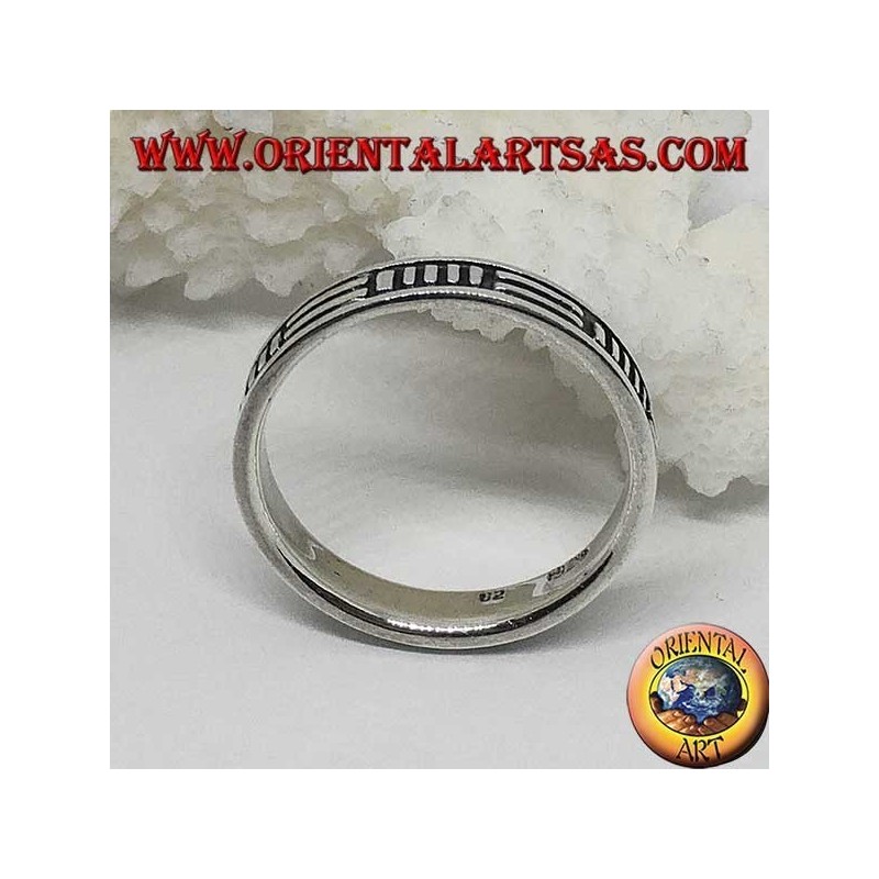 Bague en argent avec 2 lignes horizontales et 5 lignes verticales alternantes