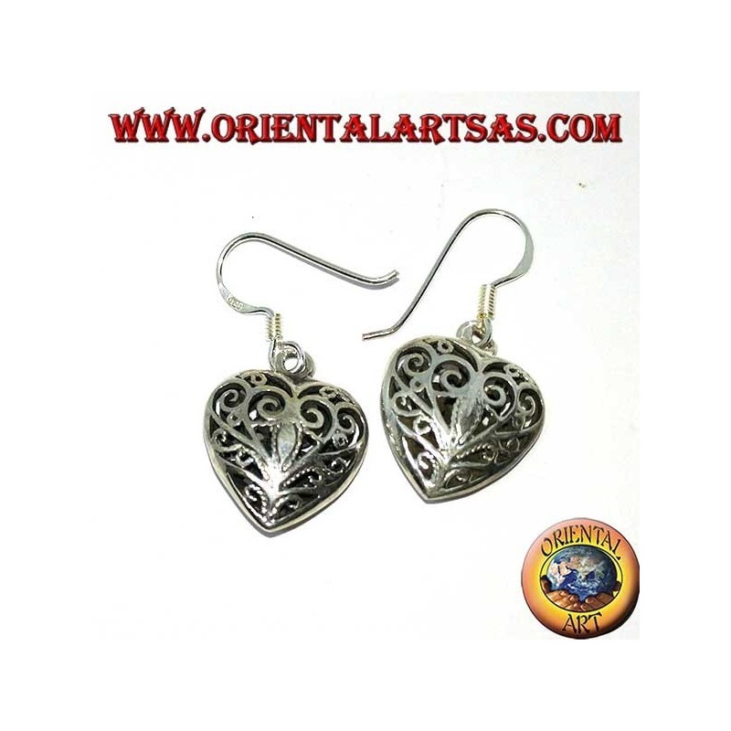 Pendientes de plata con forma de corazón de doble cara en estilo barroco.