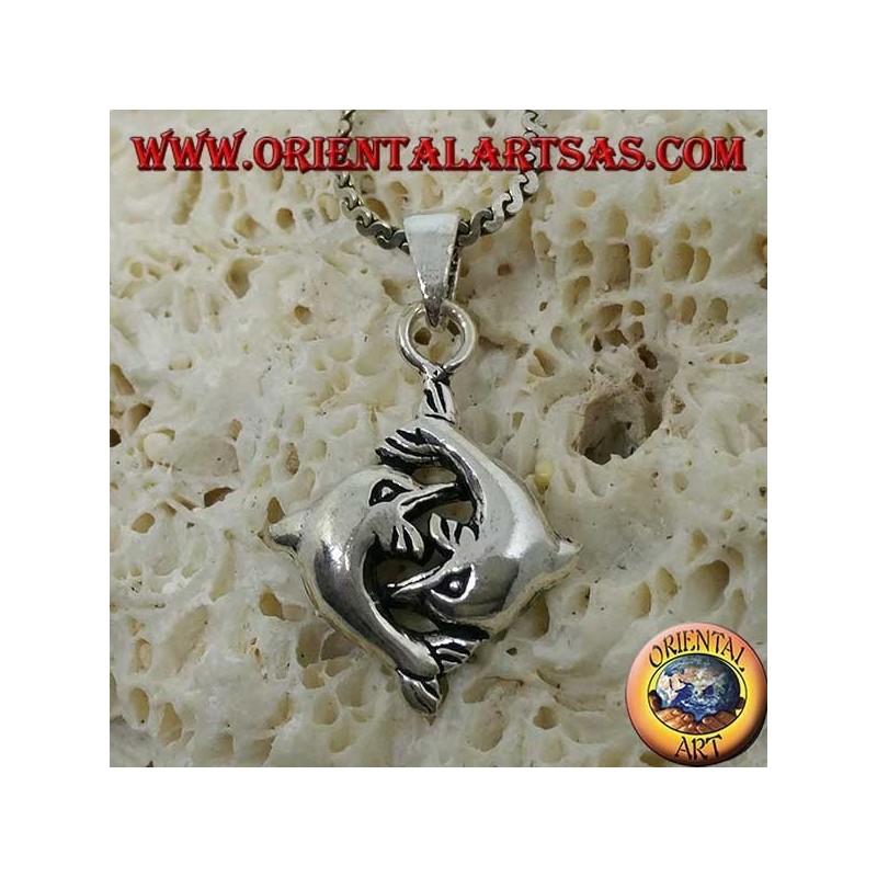 Pendentif en argent de deux dauphins amoureux jouant