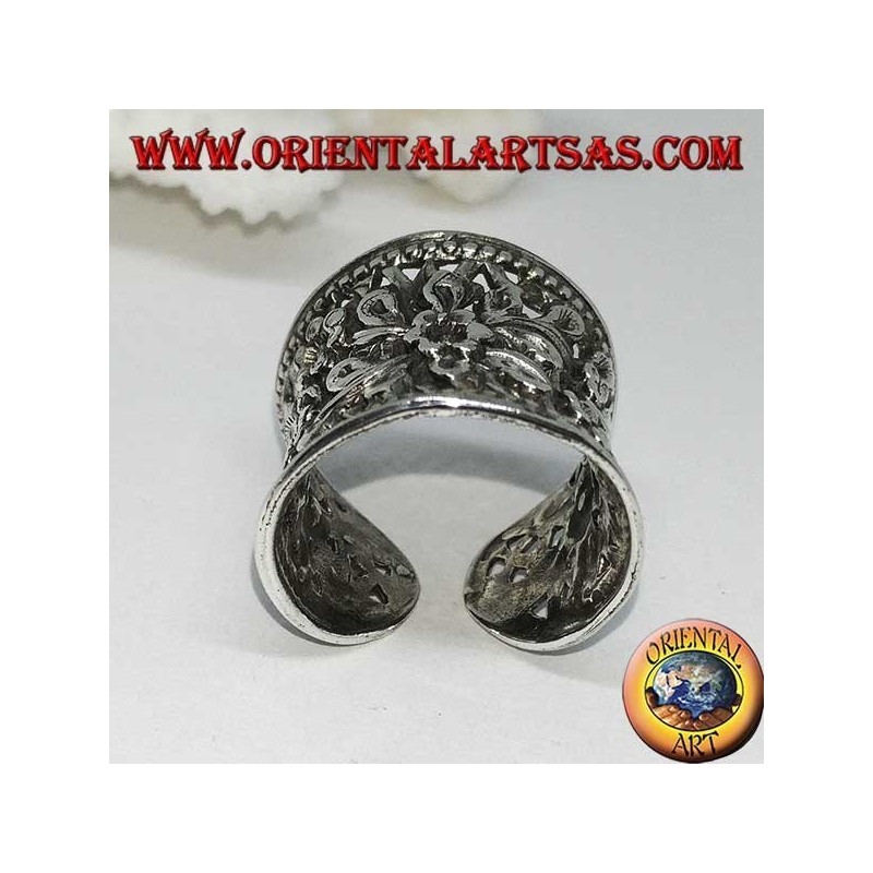 Concave wide band silver ring, chiseled and floral perforated