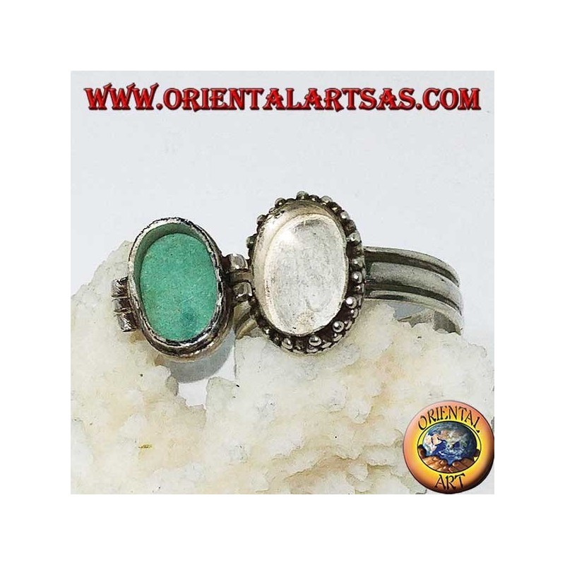 Bague en argent avec turquoise ovale naturelle (support à poison)