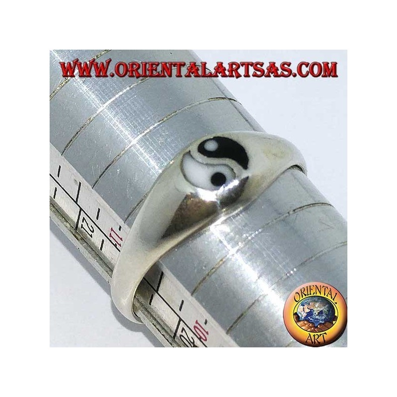 Bague simple avec Tao yin yang en petit argent