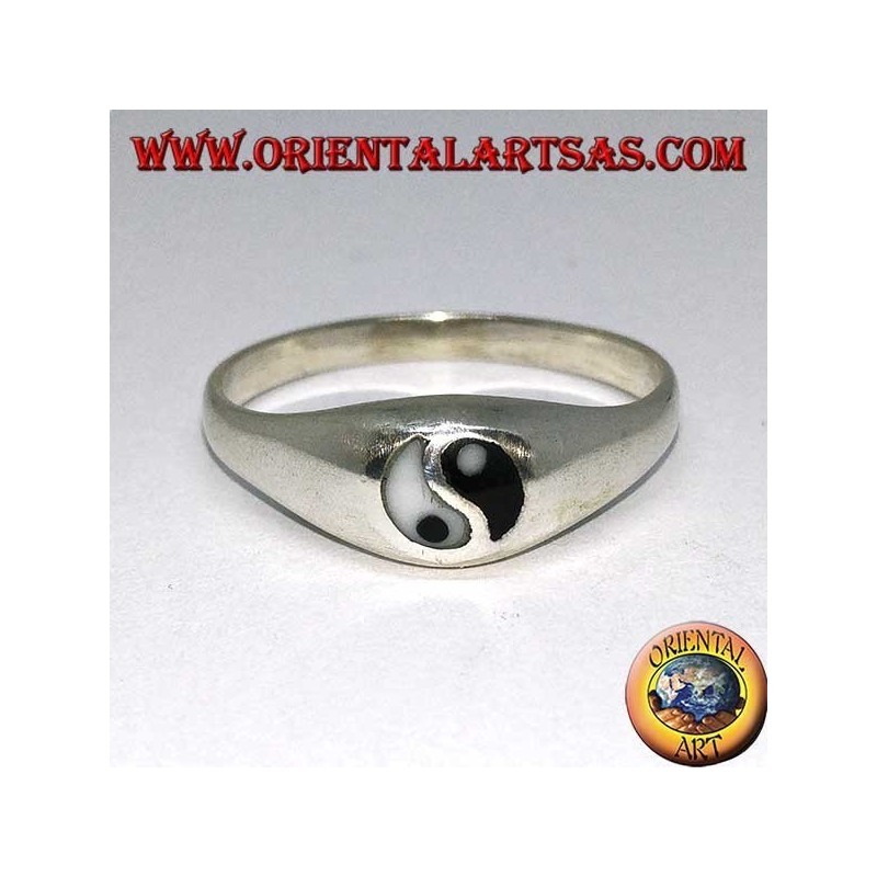 Bague simple avec Tao yin yang en petit argent