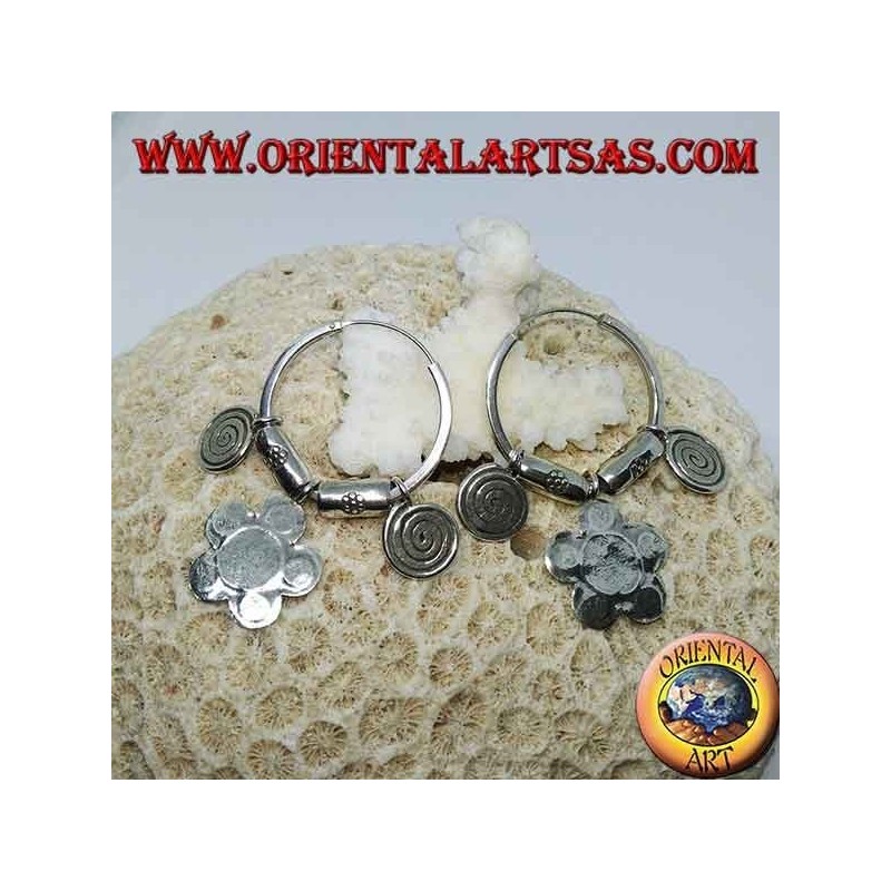 Boucles d'oreilles de cercle tribal en argent (Karen) avec pendentifs