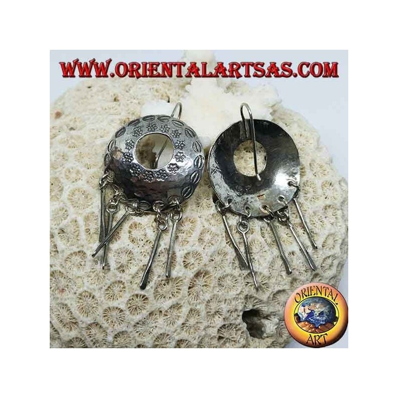 Boucles d'oreilles bouclier en argent avec pendentifs faites à la main par Karen