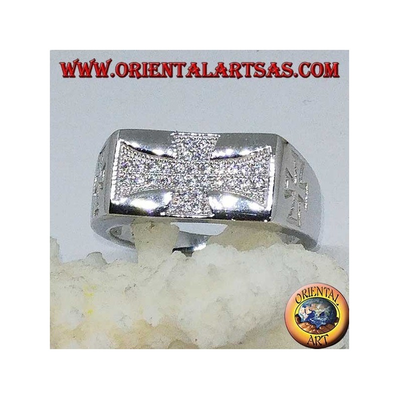 Anello in argento croce dei templari con zirconi e croci incise sui lati 