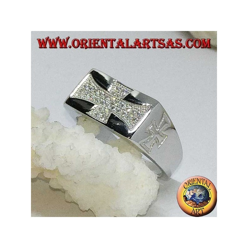 Anillo de plata, cruz templaria con circonitas y cruces grabadas a los lados