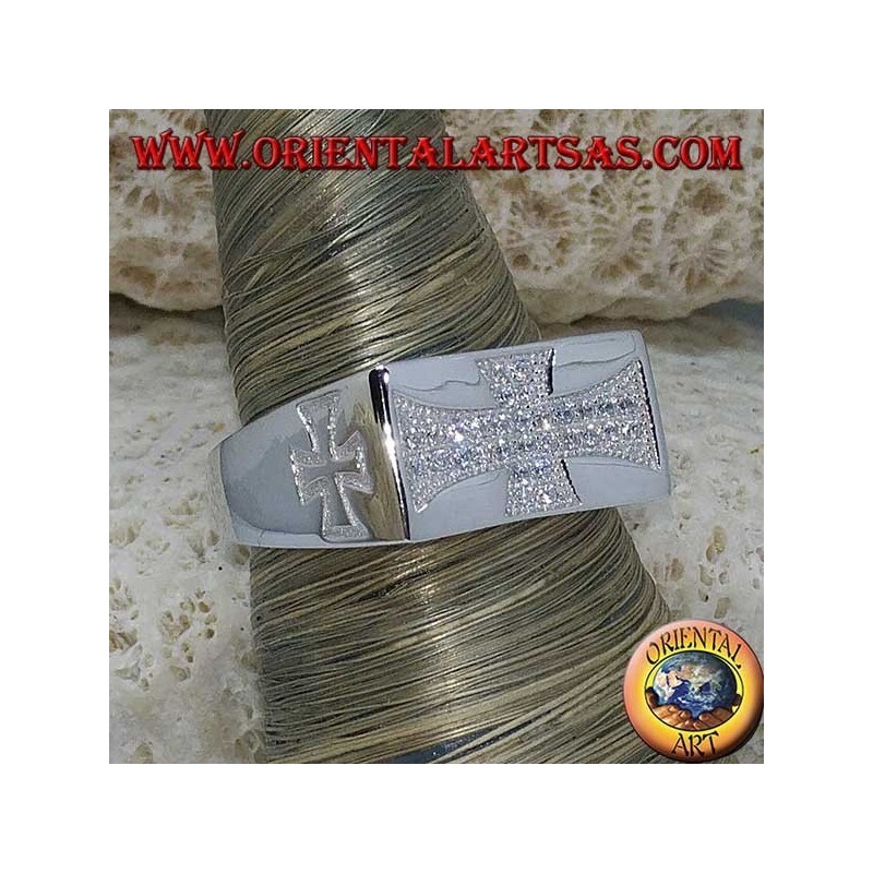 Anillo de plata, cruz templaria con circonitas y cruces grabadas a los lados