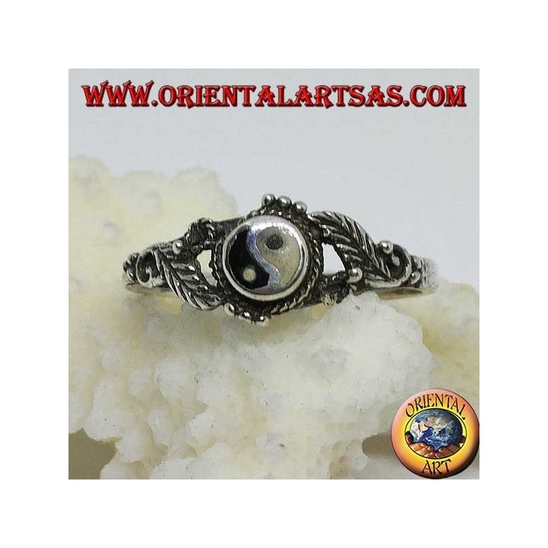 Silver yin yang Tao (Small) ring with leaves on the sides