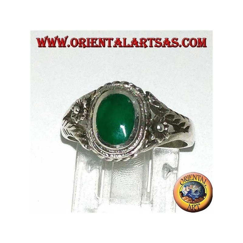 Silver ring with oval green agate and flower on the sides, small