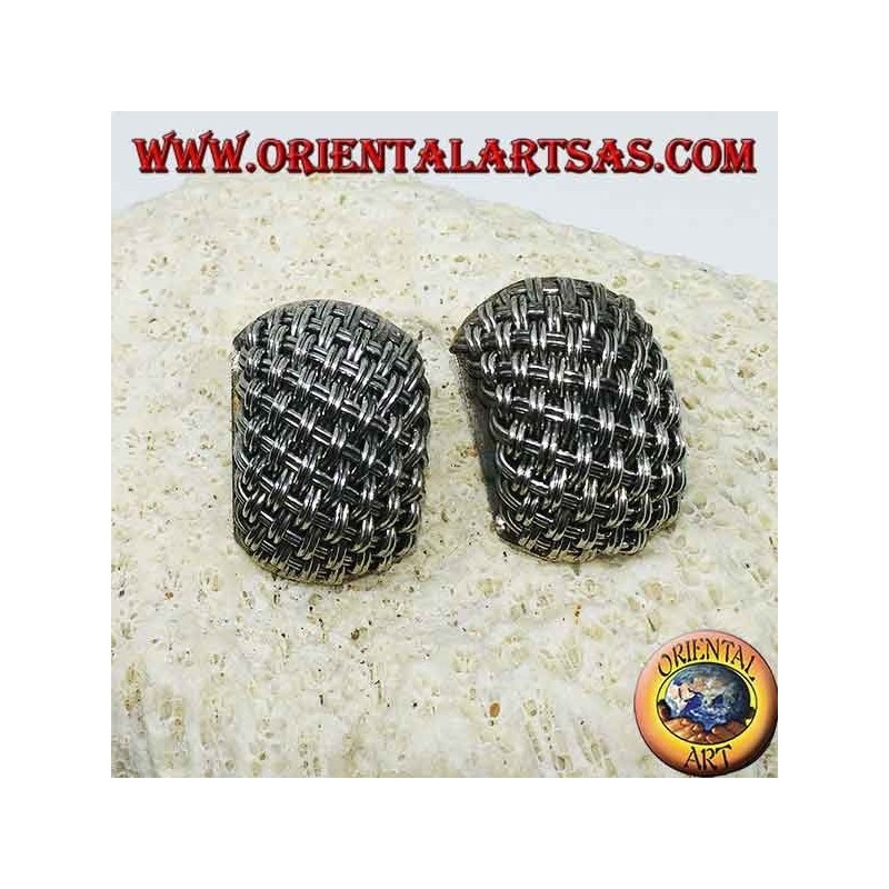 Boucles d'oreilles à lobes en argent faites à la main avec des fils entrelacés