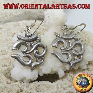 Boucles d'oreilles en argent Om (ॐ) syllabe sacrée fabriquées à la main au Népal