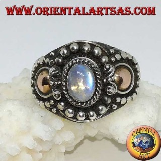 Bague en argent faite main avec pierre de lune arc-en-ciel (adularia) et applications dorées