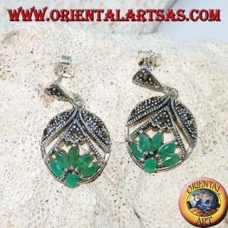 Boucles d'oreilles en argent, fleur de lotus avec 5 émeraudes navette et 1 tour