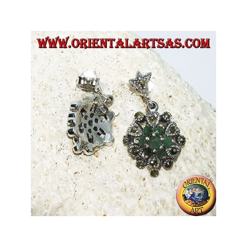 Pendientes de plata con 7 esmeraldas redondas y marcasitas.