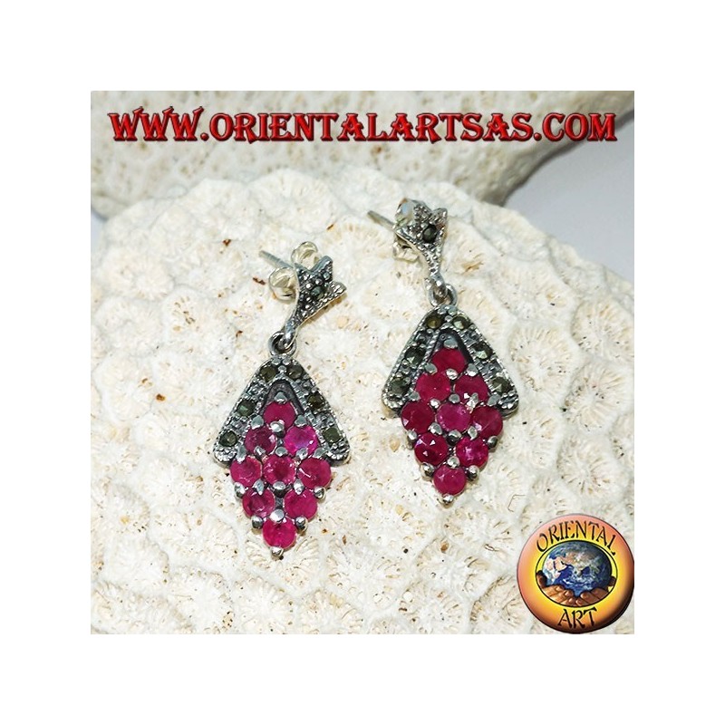 Boucles d'oreilles en argent avec 9 rubis ronds naturels serties de losange et de marcassite