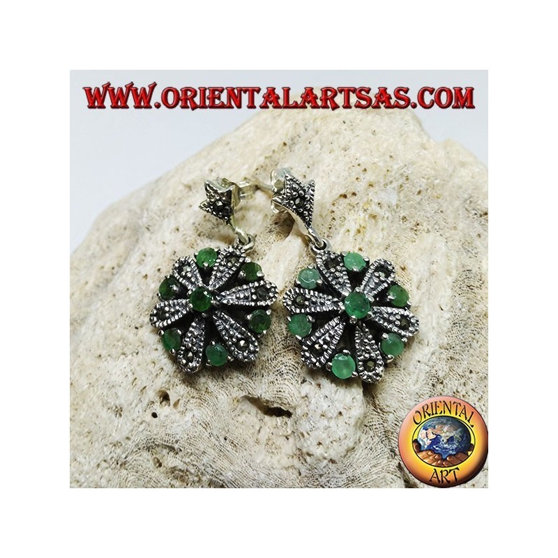 Pendientes margaritas de plata con 6 +1 esmeraldas redondas y marcasitas naturales.