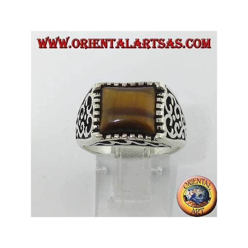Bague en argent avec décorations de flammes et oeil de tigre carré